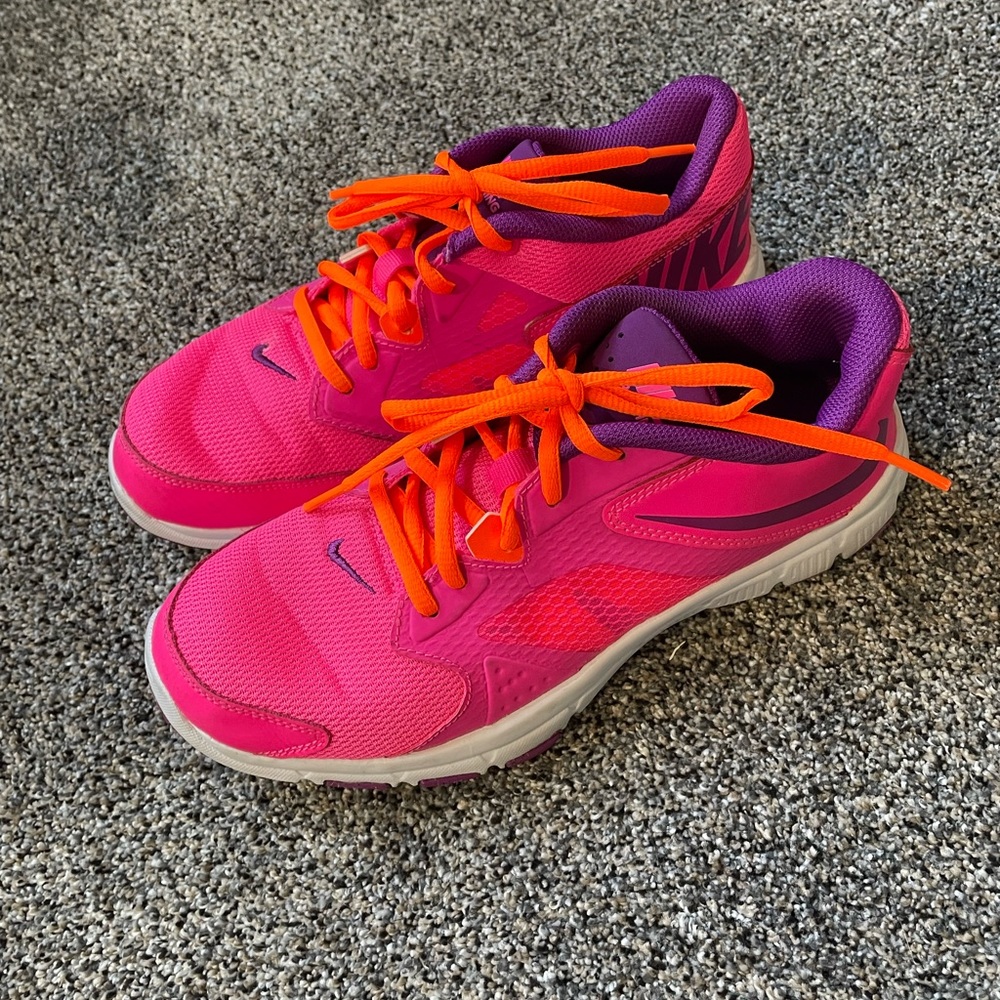 Nike Training Shoes - Picture 3 of 8